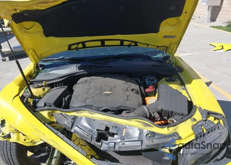 2015 Chevrolet Camaro 2Ls z USA, uszkodzony, nr VIN 2G1FB1E38F9310644